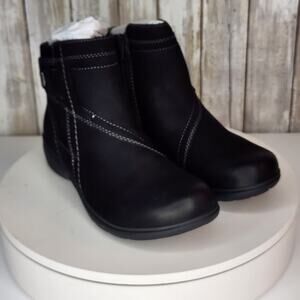 Clarks Women's Carleigh Style Black Nubuck Ankle Boots - Size 8 M